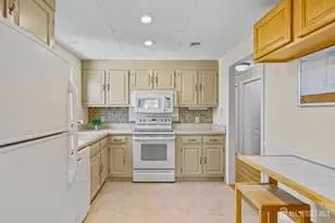 191 Malden Ln, Monroe Township, NJ 08831 - Photo 9