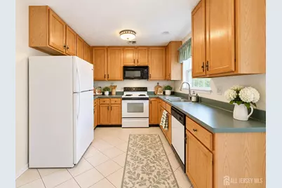 120 Ironwood Plaza, Monroe Township, NJ 08831 - Photo 11