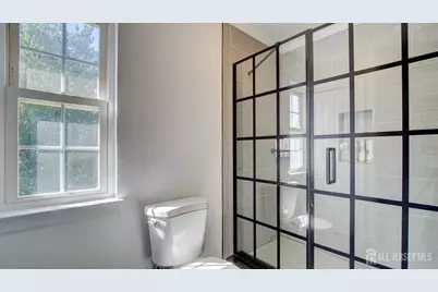 [Address not provided], New Brunswick, NJ 08901 - Photo 21