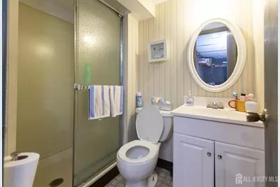 15 N 6th Avenue N, Highland Park, NJ 08904 - Photo 29