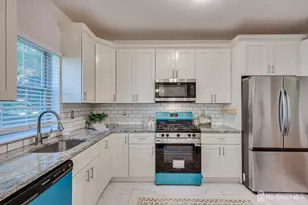 3151 Cypress Ct, Middlesex, NJ 08852 - Photo 7