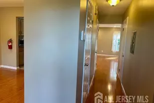 7 Heritage Square, Sayreville, NJ 08872 - Photo 5