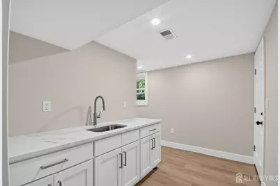 [Address not provided], Iselin, NJ 08830 - Photo 21