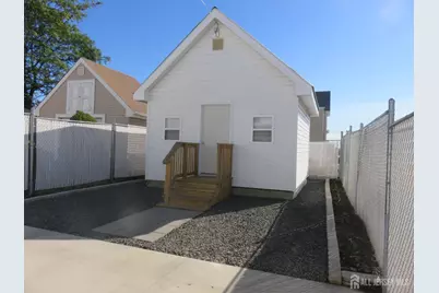 652 Cornell Street, Perth Amboy, NJ 08861 - Photo 9