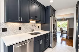 10 Snowflake Ln, Edison, NJ 08820 - Photo 5