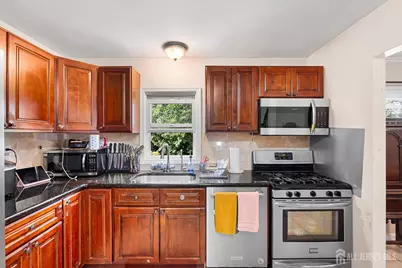 32 E Hegel Avenue, Colonia, NJ 07067 - Photo 25