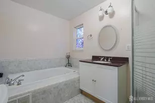 3 E Charles Ct, Edison, NJ 08820 - Photo 33