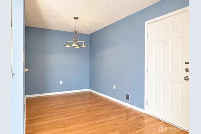 323 Wimbeldon Court, North Brunswick Township, NJ 08902 - Photo 3