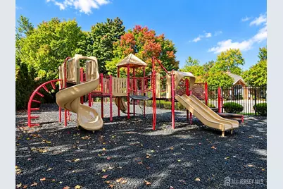 323 Wimbeldon Court, North Brunswick Township, NJ 08902 - Photo 25