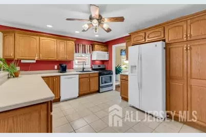 652 Brookside Drive, Middletown, NJ 07718 - Photo 13