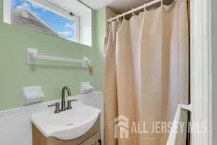 652 Brookside Dr, Middletown, NJ 07718 - Photo 29