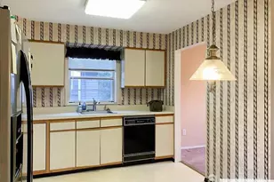 3 Edinburgh Dr, Monroe Township, NJ 08831 - Photo 3