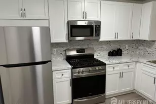 204 Forsythia Ln, Englishtown, NJ 07726 - Photo 3