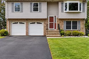 9 Rutherford Ct, Middlesex, NJ 08846 - Photo 1