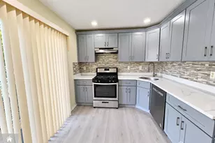 29 Albury Way, North Brunswick Township, NJ 08902 - Photo 3