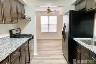 52 Boulder Dr, Edison, NJ 08817 - Photo 3