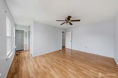35 E Byrnes Lane E, Sayreville, NJ 08872 - Photo 13