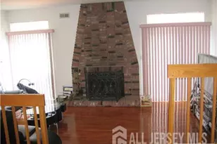 15 Gerard Pl, Sayreville, NJ 08859 - Photo 3