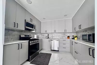 29 Farnham Square, Sayreville, NJ 08859 - Photo 3