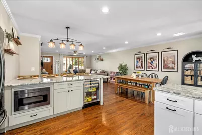 511 Decatur Avenue, Middlesex, NJ 08854 - Photo 9