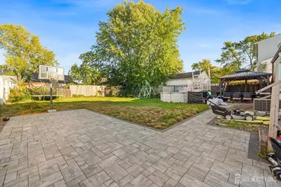 44 Eisenhower Drive, Sayreville, NJ 08872 - Photo 15