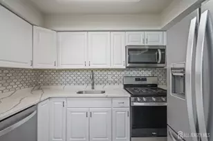 53 Foxtail Ln, South Brunswick Township, NJ 08852 - Photo 11