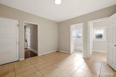 208 S 8th Avenue S, Highland Park, NJ 08904 - Photo 7