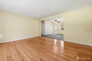 11 Georgetown Rd, Sayreville, NJ 08859 - Photo 7