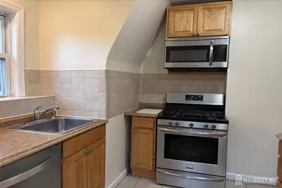 301 Penfield Place #301, Dunellen, NJ 08812 - Photo 9