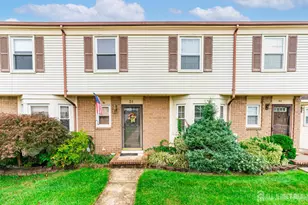 31 Astor Ct, Sayreville, NJ 08872 - Photo 1