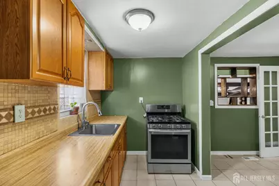 764 Carlock Avenue, Perth Amboy, NJ 08861 - Photo 23