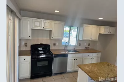 20 Denise Drive, Edison, NJ 08820 - Photo 5