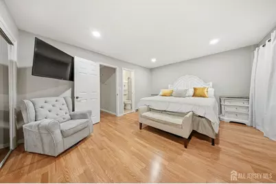 6102 N Oaks Boulevard, North Brunswick Township, NJ 08902 - Photo 19