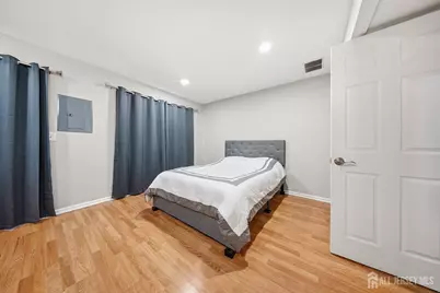 6102 N Oaks Boulevard, North Brunswick Township, NJ 08902 - Photo 25