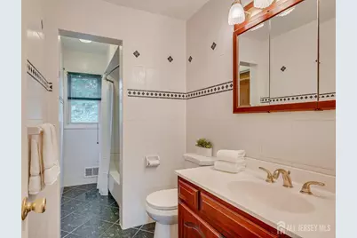 48 Frost Avenue W, Edison, NJ 08820 - Photo 35