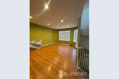 716 Harbortown Boulevard, Perth Amboy, NJ 08861 - Photo 3