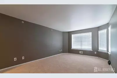 716 Harbortown Boulevard, Perth Amboy, NJ 08861 - Photo 13