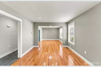 67 Victoria Way, Sewaren, NJ 07077 - Photo 5