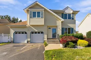67 Victoria Way, Sewaren, NJ 07077 - Photo 1