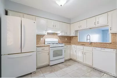 [Address not provided], Iselin, NJ 08830 - Photo 3
