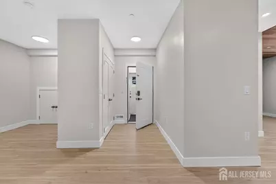 810 N 2nd Avenue #1, Highland Park, NJ 08904 - Photo 5