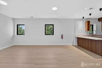 810 N 2nd Avenue #4, Highland Park, NJ 08904 - Photo 7