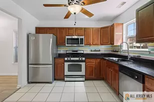 1111 Morning Glory Dr, Monroe Township, NJ 08831 - Photo 9