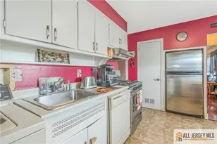 21 Louis Ave, Middlesex, NJ 08846 - Photo 7