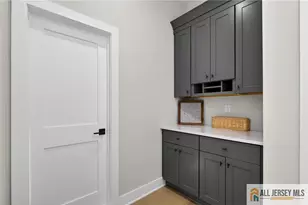 8 Arthur Ln, Cranbury Township, NJ 08512 - Photo 11