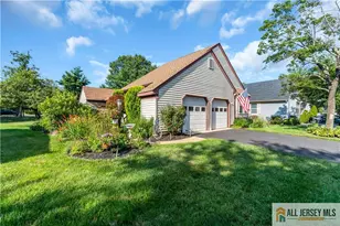 13 Betsy Ross Dr, Monroe Township, NJ 08831 - Photo 3