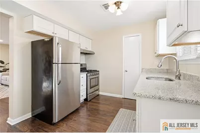 609 N Oaks Boulevard, North Brunswick Township, NJ 08902 - Photo 5