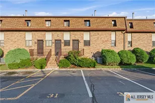 609 N Oaks Blvd, North Brunswick Township, NJ 08902 - Photo 17