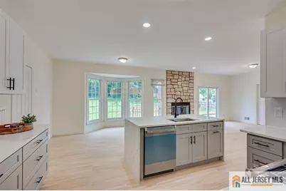 60 Essex Drive, South Brunswick Township, NJ 08852 - Photo 17