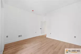 291 New York Ave, Jersey City, NJ 07307 - Photo 15